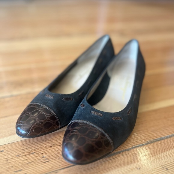 Black and Brown Salvatore Ferragamo Block Heel Pumps, Size 9 - Picture 3 of 8